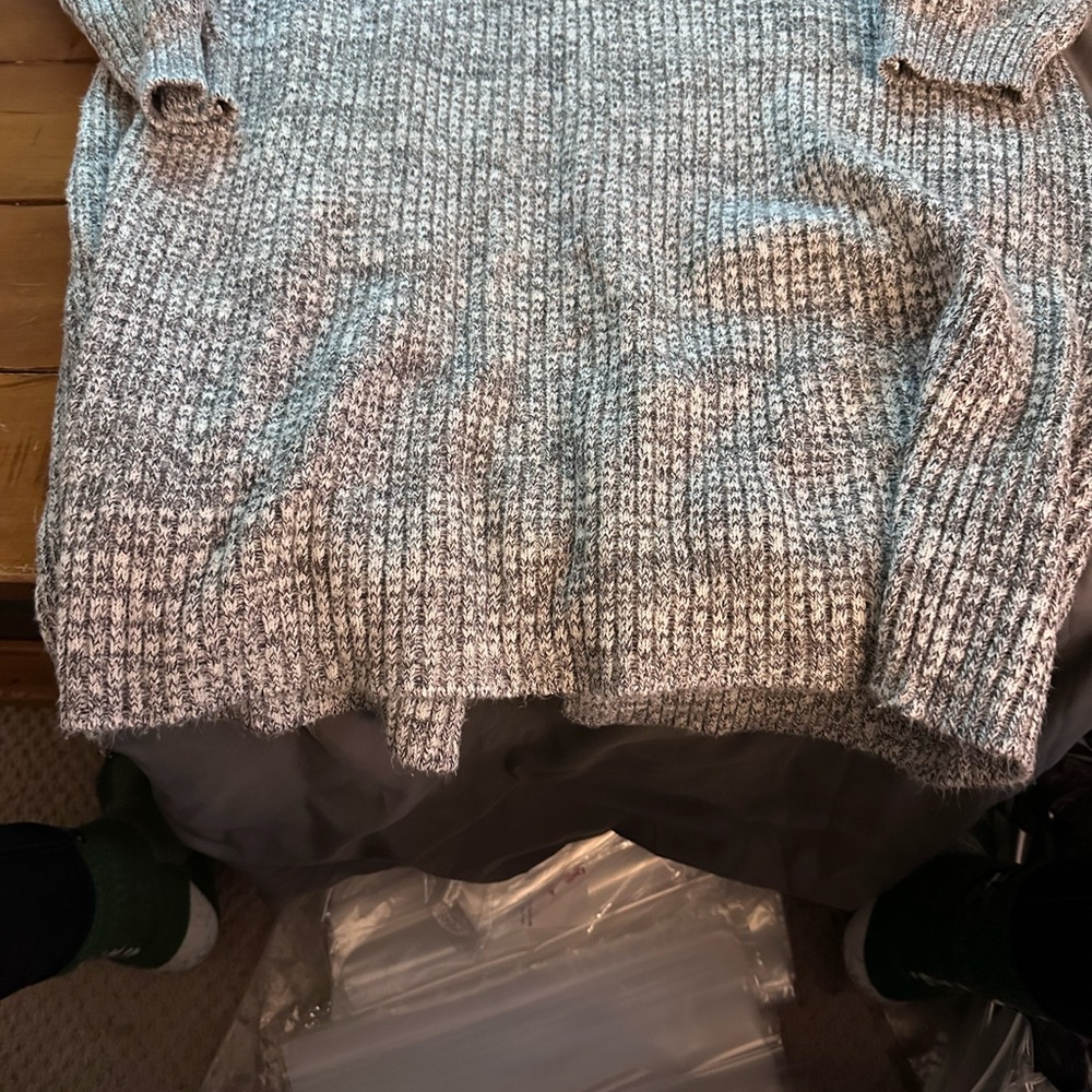 Universal Thread Women's Textured Gray Sweater - image 1